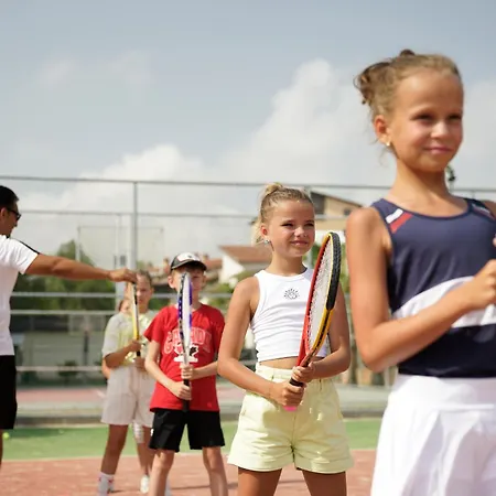 Papillon Belvil Village