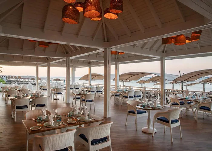 אתר נופש Papillon Belvil Village 5*