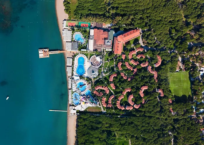 אתר נופש Papillon Belvil Village 5*