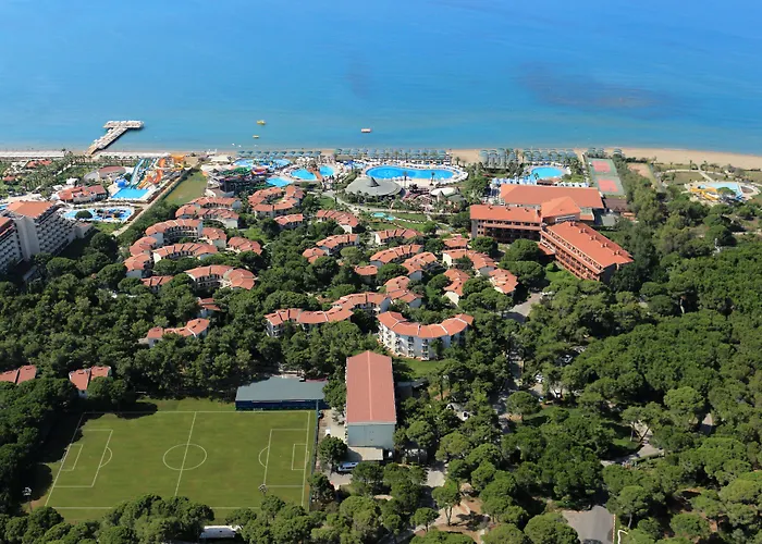 אתר נופש Papillon Belvil Village באלאק