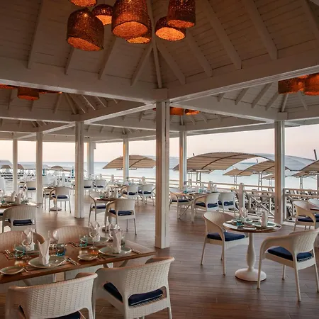 Ośrodek wypoczynkowy Papillon Belvil Village 5*