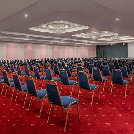 Papillon Belvil Village